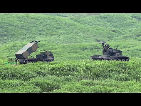 【陸上自衛隊】多連装ロケットシステム 自走発射機 MLRSによる突撃支援射撃・GPS誘導ロケット弾発射姿勢展示（富士総合火力演習）M270 Multiple Launch Rocket System