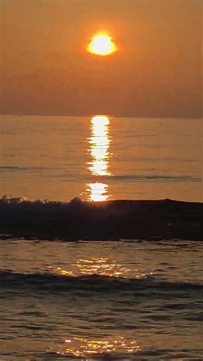 🚨렌즈를 당겼더니 바다 위로 태양이 똭! 나트랑 해변 역대급 일출 🌅