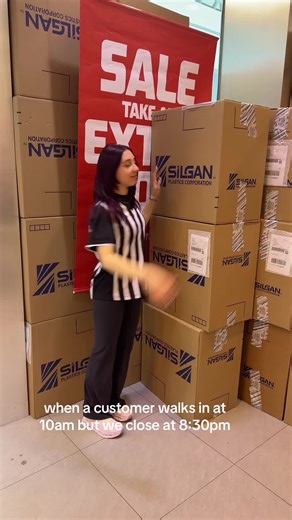 A Day in the Life of a Foot Locker Employee