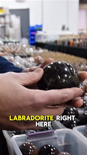 Broken vs Fractured crystals!👀💎‼️ How to tell the difference! 🛒🚨NEXT LIVE SALE IS DECEMBER 12th-14th!🥳🎄Tune into our holiday live sale/last live sale of 2025! You don’t wanna miss these crazy deals just in time for Christmas! 🚨NEXT TIME IN OUR TUCSON WAREHOUSE WILL BE JANUARY 24th-FEBRUARY 15th 2026! If you’re planning to shop with us in New Jersey or Tucson please send, us a DM or email sales@fromthemines.com to book an appointment for the best prices, crystals, and service! 🤗 #crystalc