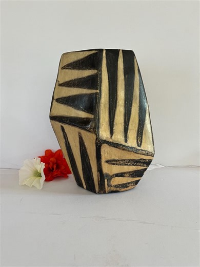 Honduran Lenca Pottery - Black & White Vase - Etsy UK