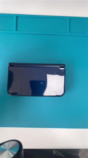 Is your New 3DS XL D-Pad not responding, missing inputs, or feeling worn out? In this video, I’ll show you step-by-step how to replace the D-Pad connector and restore proper directional input. This is a common issue caused by worn or damaged connectors, and replacing it makes the D-Pad feel brand new again. Removing the back plate and battery Taking out internal screws and the bottom frame Disconnecting the D-Pad ribbon cable Removing the game card reader and its ribbon cable Sliding out the gam