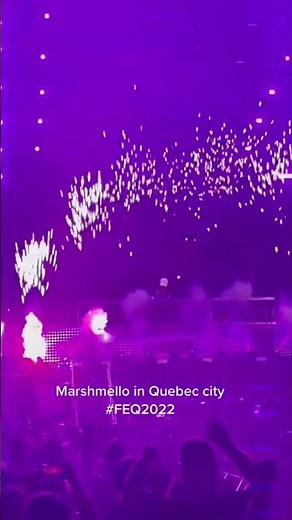 🎵 Marshmello ft. CHVRCHES - Here With Me (Live at Festival d'été de Québec 2022)