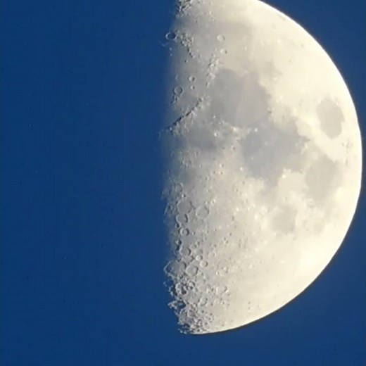 Moon - Nikon Coolpix 40xzoom B500