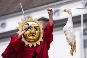スイスのびっくり仰天な伝統行事5選