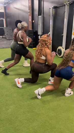 5.6K views · 147 reactions | Jump lunge challenge by @fit.bayann , done by the FANTASTIC (4) after heavy leg session  @roseyyyx03 @simdabody @romica_ @jafinest1 | Tonyfit4life | Facebook