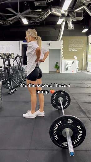 Gym Oversized Tee Outfits for Covering Up and Showing Off Pump