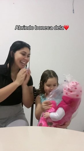 Abrindo a Boneca da Lulu com Mamãe Brenda