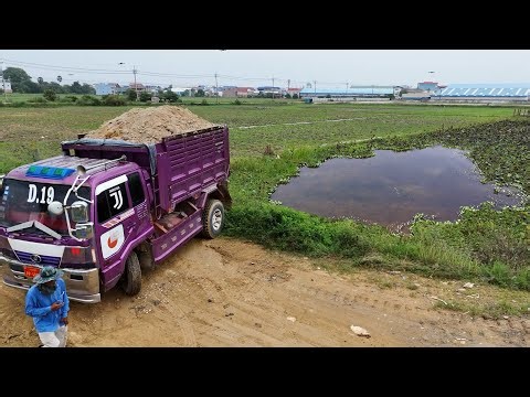 Developer Start PROJECT! Dump Truck Start dumping soil with Skill DOZER pushing