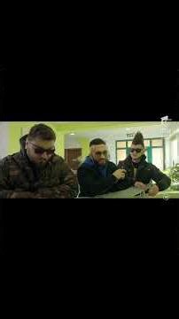 El are 2 neuroni, dar sunt plecați în vacanță în Grecia 😂😂