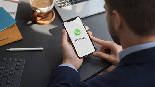WhatsApp Is Finally Letting You Change Chat Colours, And You'll Have 49 Options