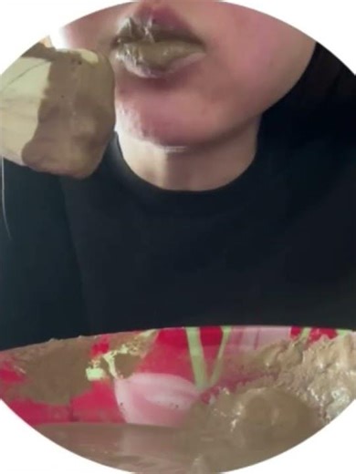 Clay Ural with Pasta #asmr #asmrtriggers #crunchynoises #asmrvideos #relaxationtechniques #clayasmr