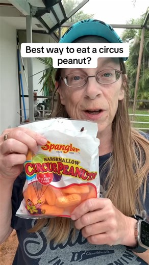 Rankin Food Reviews on Instagram: "Trying a circus peanut 3 different ways food review. Which way makes this nostalgic candy taste better? #foodreview #candy #nostalgic #food"