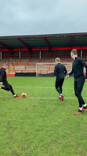 Sometimes Kevin just has to assist De Bruyne #MagicBoots 🤩