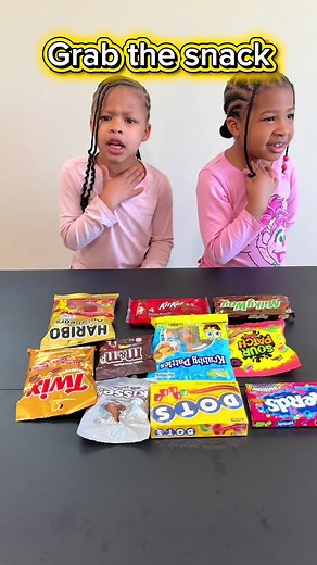 She still lost I don’t know why she got that excited😂 #fyp #grabthesnacks #familyfun #funnykids #games