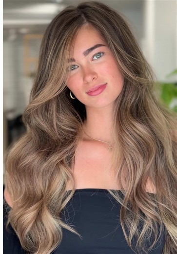 WEST COAST BRUNETTE // Soft. Effortless. Sunkissed. Full transformation tutorial drops this week 🤍 #sunkissedbrunette #westcoastbrunette #dimensionalbrunette #brunettebalayage #hairtok