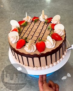 2.4M views · 4.8K reactions | Cake decoration with chocolate ganache cake decoration in ganache | Cake Pie | Facebook