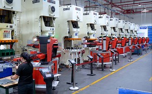 揭秘：高端电脑机箱大规模生产全过程 现代化生产的魅力