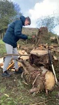 Split big logs with knots by hand the easy (but slow) way!