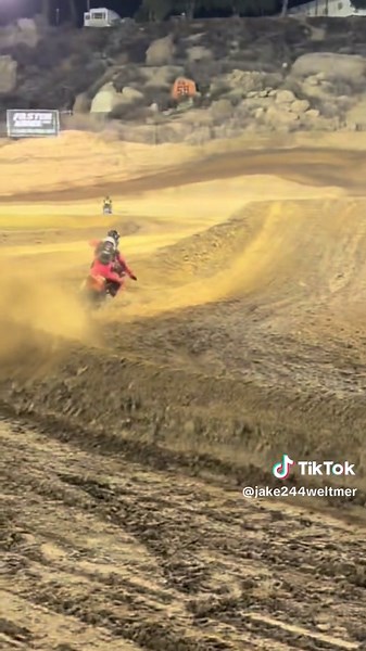 Flat Track Moto Experience: Embrace the Dirtbike Life