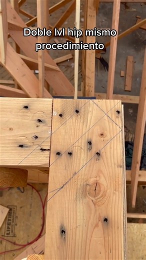 21K views · 276 reactions | Tips #coustomhouse #framingconstruccion #roofframing #hiprafters #viral #tips #quality #architecture #construction #beauty #design #skills #art #teamwork #carpenter #carpentrytips #parati #carpentry #carpentrywork #diy #satisfying #trending #reels #reelsvideo #fyp #viral | Lopez Construction | Facebook