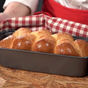 • Brioche Parisienne • ou brioche Nanterre ! La recette est dispo sur ma chaîne YouTube 😁 #lessecretsdemuriel #YouTube #brioche #coupedefrancedesecoles #Europain #lyceedesmétiersdeconcarneau #boulangerie #foodaddict #cheffe #murielaubletcuvelier | Les Secrets de Muriel