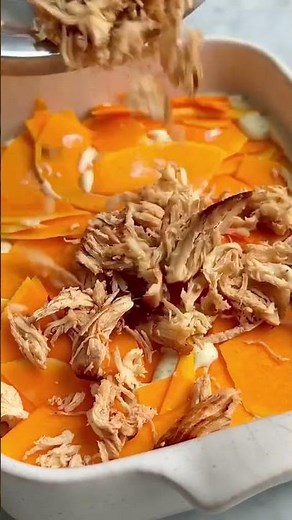 Creamy Chicken & Butternut Squash Gratin with Parmesan & Walnuts 🧡🧀 #ChickenGratin #ButternutSquash