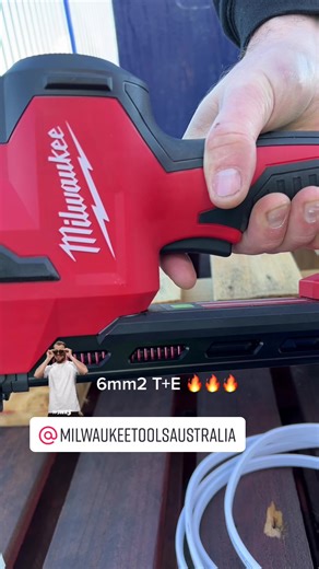 Milwaukee Tools 12V Cable Stapler Review