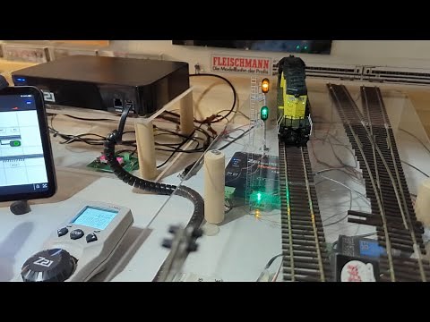 Roco Z21 Signal Decoder with Atlas Signal