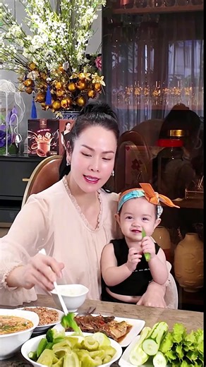 Mời Cả Nhà Ăn Trưa Với Mẹ Con Kim Anh