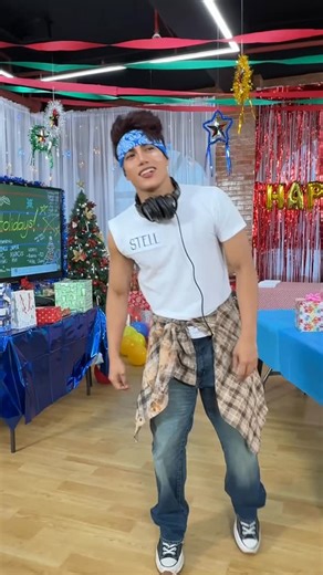 SB19 Official on Instagram: "Lakad varsity si Dao Ming Stell 🏀 Nood na ng Showbreak 6 Episode 6 today! 🔗 https://youtu.be/K6LbpA5YMEU #SB19 #SHOWBREAK6 #SB19SHOWBREAK6 #SHOWBREAK6_EP6"