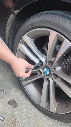 Remove Damaged BMW Wheel Lock Key Safely