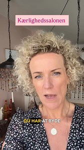 Mandens SUPERPOWER Få mænd er klar over deres egentlige superpower 💙🔥💙 Jeg taler om, hvordan en mands tryghed kan hjælpe kvinden med at åbne sig følelsesmæssigt, fysisk og mentalt. Når manden viser hende tryghed, kan det få kvinden til at føle sig mere komfortable med at udtrykke sin feminine side. Din superpower er ikke kontrol kære mand. Det er det nærvær du kommer med. Den emotionelle tryghed du kommer med, som når du viser hende det, så er der nærmest ikke noget hun ikke vil give til geng
