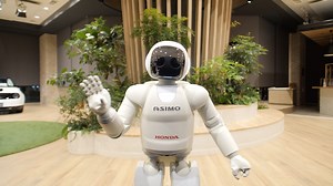 49K views · 659 reactions | ASIMO Turns 20! ASIMO, a result of Honda’s robotics research aimed at helping people in their daily lives, has visited all over the world and has met many people. We look back over ASIMO’s journey since October 2000. | Honda Car India | Facebook