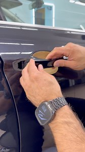 How to Take Off Passat Handle for Wrapping 🛠️ In this step-by-step tutorial, we show how to safely remove and reinstall the door handle on a Volkswagen Passat — the essential move if you plan to wrap the area under the handle or install PPF for protection. It's a clean, easy process using just one simple tool. 🧰 How to remove the handle: • Open the door and locate the small plastic cap on the side edge • Remove the cap to reveal the access hole • Use the special tool with a small hook end (we 