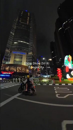 Bhigi Bhigi Sadkon Pe Main 🤍 || Mithoon, Arijit Singh ❤️ || #lyrics #shorts