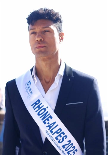 Découvrez @marvin.romain_ , élu Modèle Élégance Rhône-Alpes 2025, dans une vidéo de présentation. Candidat pour l’élection de Modèle Élégance France 2026, qui se tiendra le samedi 25 avril prochain à Cruviers-Lascours.
