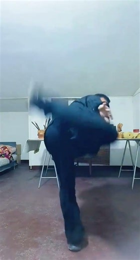 Breathtaking Linked Legs Trick: Hands & Feet in Sync