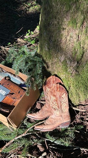 Charlotte or Charlie ✨🤎 on Instagram: "The long awaiting cowboy boot collection tour 🤎 #vintagefashion #cowboyboots #ootd #vintagefinds #cowgirl"