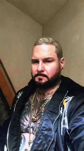 Casper Troy (@80sghoster)’s videos with snowfall - Øneheart & reidenshi