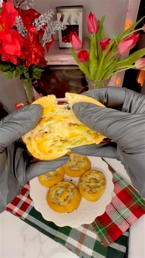 Crescent Roll dough is the unsung hero of NYE Jalapeño Popper Shrimp Dip Chicken & Pesto Sweet Pepper Popper Crab Dip Pepperoni Pizza Pinwheels are my favorite way to use crescent roll dough | Midnight Munchies and More