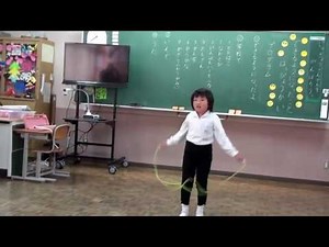＜驚愕！教室で縄跳び⁉＞小学一年生の生活科：授業参観 出来るようになった事発表会♬前けんけんあやとびをするあい♥イベント