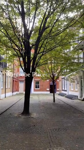 Wardrobe Place, a hidden courtyard that once housed the Kings wardrobe from the 14th Century… #london | The Jack the Ripper Experience