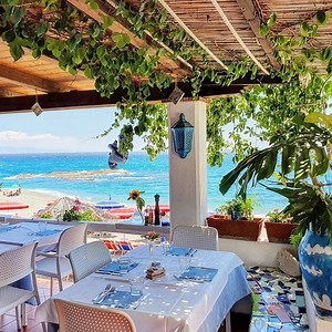 A Local's Guide to 10 of Sicily's Best Restaurants  — Go Ask A Local