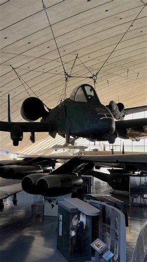 American Air Power on display at Imperial War Museum Duxford 🇺🇸- of course, the P-51 counts as Anglo-American 🇬🇧 🇺🇸 😉#ww2 #coldwar #usaf #warbirds | Daniel J Wheatcroft