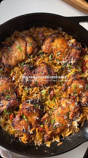 Emily Maude on Instagram: "Chicken Orzo Bake with Artichokes & Sun-dried Tomatoes ✨A delicious one pan meal to add to your dinner rotation! This dish is hearty, but also has lots of bright and fresh flavours, which I find perfect for this time of year Chicken: 1.5 pounds boneless skinless chicken thighs 1 tsp sea salt 1/2 tsp black pepper 1 tsp sweet paprika 1/2 tsp garlic powder 1 tsp dried oregano 2 tbsp oil, for cooking Orzo: 1/2 tbsp avocado oil 1 small onion, finely chopped 1 cup uncooked o