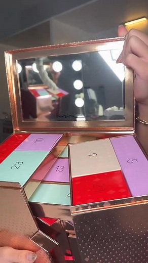 363K views · 6.2K reactions | UNBOXING THE $330 MAC COSMETICS ADVENT CALENDAR??!! 﫣 IS IT WORTH THE MONEY…  #adventcalendar # | Sean Anthony | Facebook