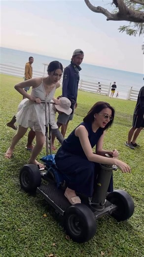 May balak sana si ling hilain si dew ilunod sa dagat kaso nag change mind nya kasi sumakay si orm 😂