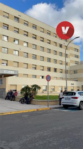 🏥 El aumento de casos de gripe y virus respiratorios ha desbordado las urgencias del hospital Punta Europa, de Algeciras, durante los primeros días del nuevo año, al menos, así lo ha denunciado el sindicato CSIF ⚠️ | Viva / 7TV - Campo de Gibraltar