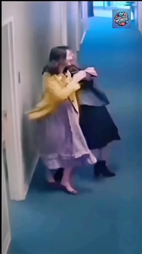 Mind Your Words on Instagram: "SLANG 101: Silly Goose Forgot your keys. Sent the wrong text. Tripped over nothing. Relax. You’re just a Silly Goose 🪿 Welcome back to the redesigned Slang 101. 👇 What made you a silly goose today? 🔁 Share with your favorite one 📌 Save for everyday slang #mindyourwords #learning #english #learnenglish #slang"